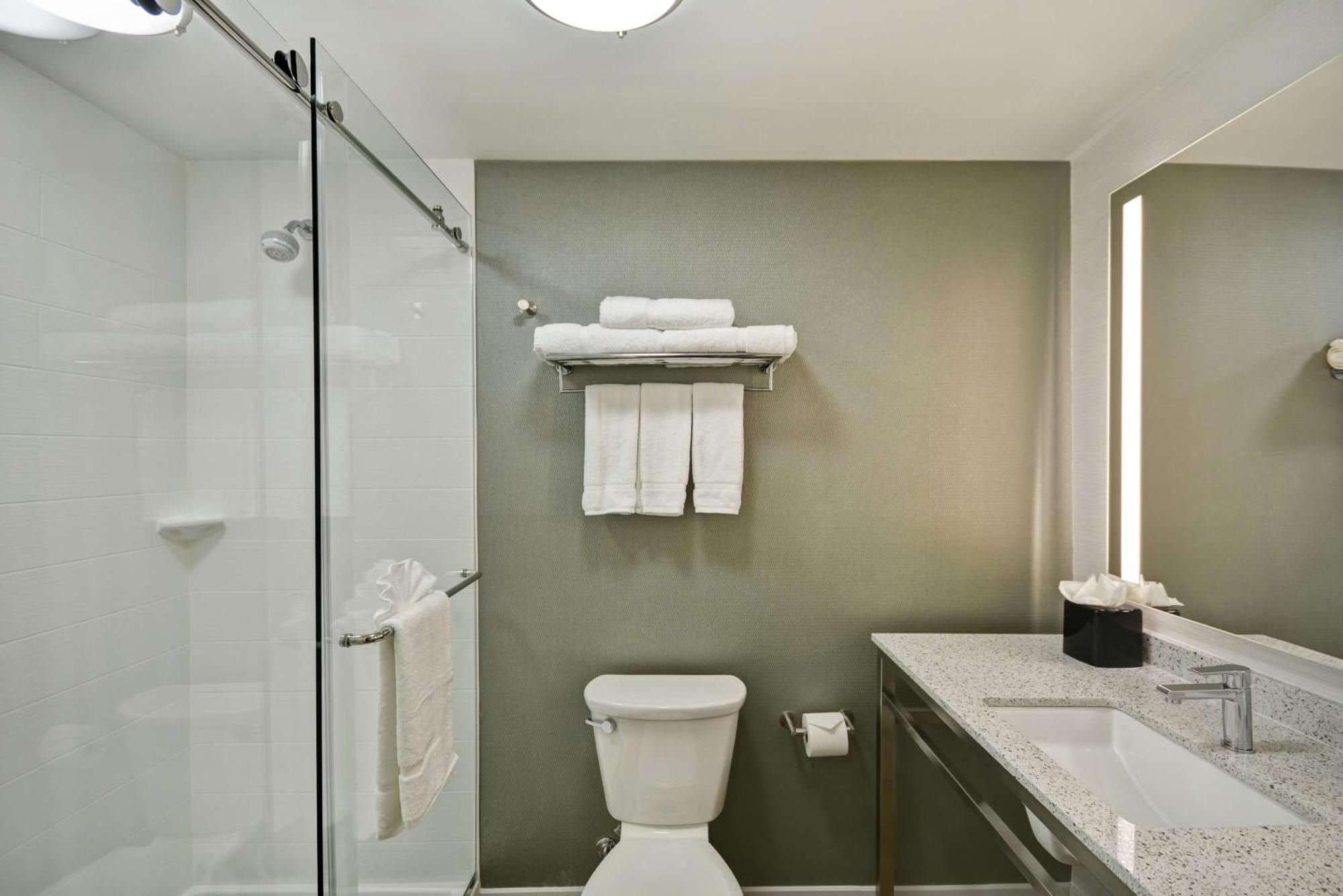 Hilton Garden Inn Гастония Экстерьер фото